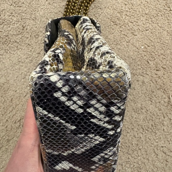 Excellent condition Kurt Geiger Crossbody Gold Snakeskin Purse - Picture 2 of 8